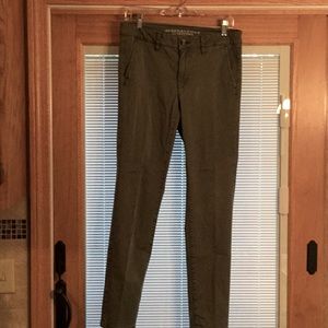 Green American Eagle, super stretch size 10R skinny pants